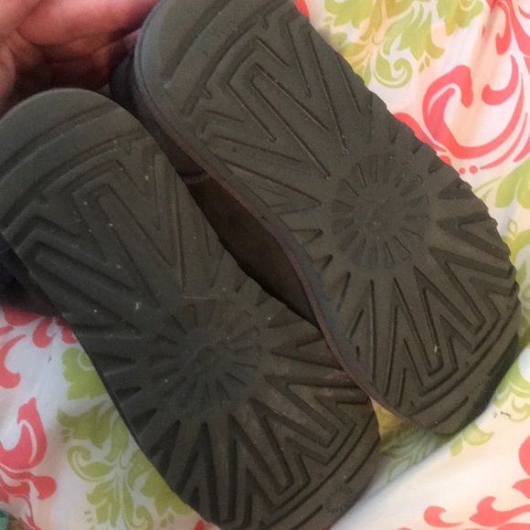 Woman’s UGG boots size 8 gray bailey button - Picture 5 of 6